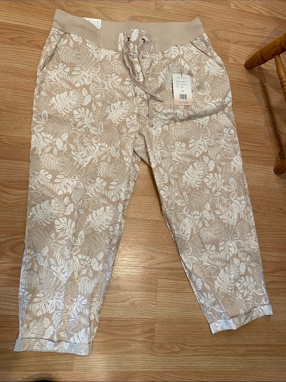 New women’s Tan  Leaf-Print Drawstring capris XL